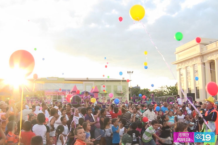 Alegre y colorido, así finalizó el fin de semana en la Plaza 22 de Agosto