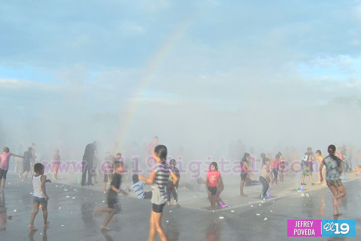 Alegre y colorido, así finalizó el fin de semana en la Plaza 22 de Agosto