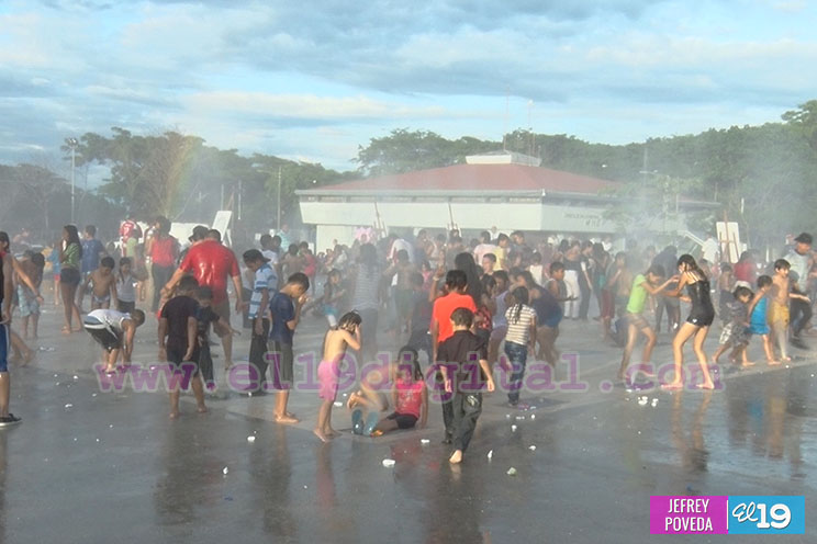Alegre y colorido, así finalizó el fin de semana en la Plaza 22 de Agosto