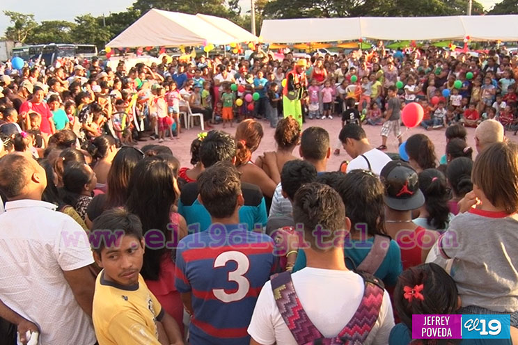 Alegre y colorido, así finalizó el fin de semana en la Plaza 22 de Agosto