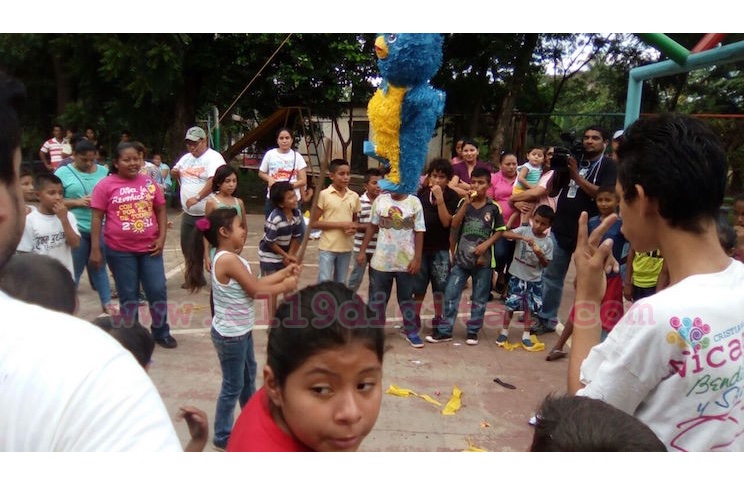 Familias disfrutan los parques hechos por el Buen Gobierno Sandinista