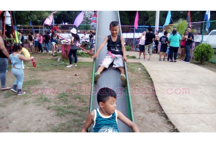 Familias disfrutan los parques hechos por el Buen Gobierno Sandinista