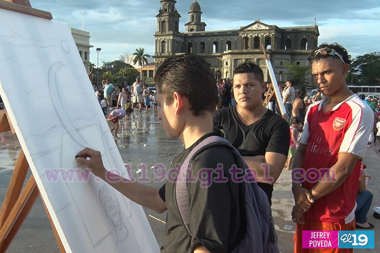 El arte también se instaló en la Plaza 22 de Agosto