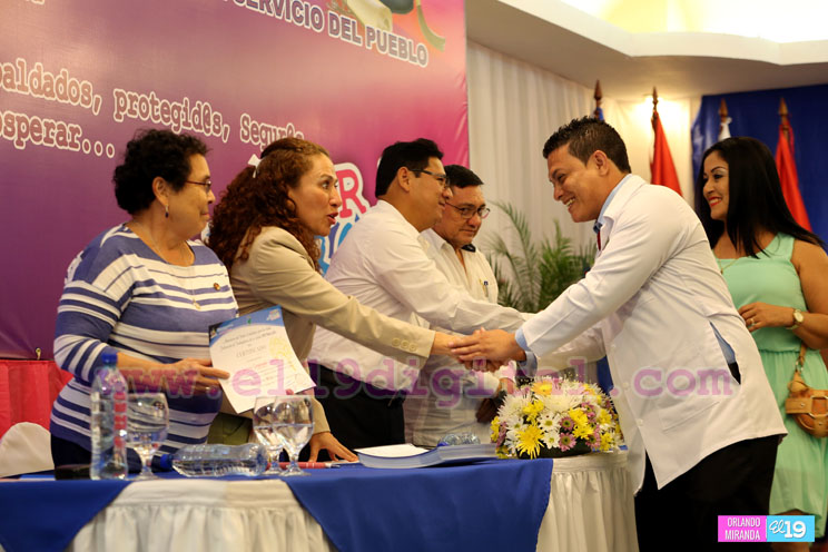 Nuevos médicos nicaragüenses fortalecerán Sistema de Salud Pública