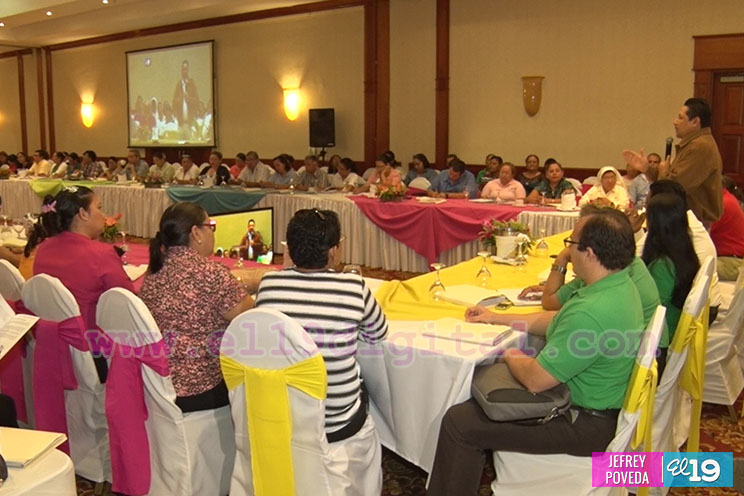 Mined y Directores de centros educativos privados, unidos por la calidad educativa 
