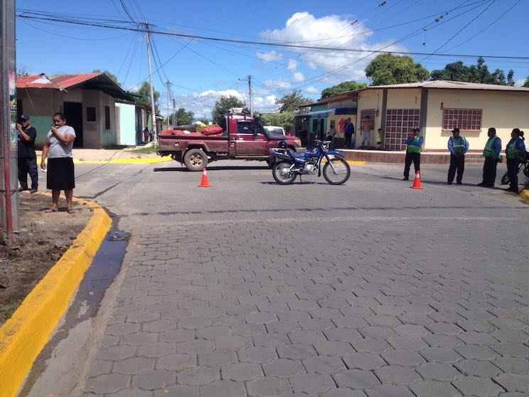 Familias del Distrito II de Estelí celebran el adoquinado de sus calles