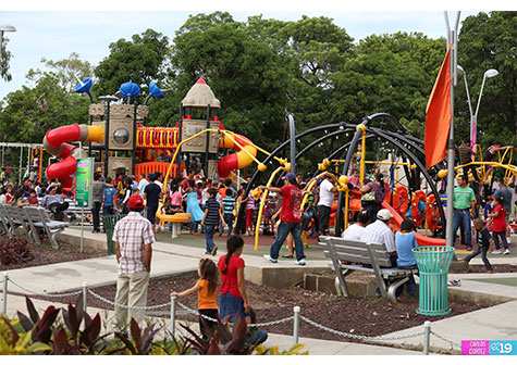 Familias disfrutan de espacios de recreación en Managua
