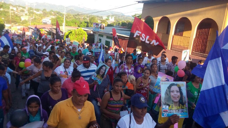 Juigalpa camina con Amor reafirmando a Daniel y Rosario