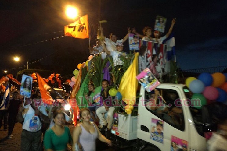 La Caminata de la Victoria enciende los corazones del Amor, la Paz y la Alegría ratificando a Daniel y Rosario