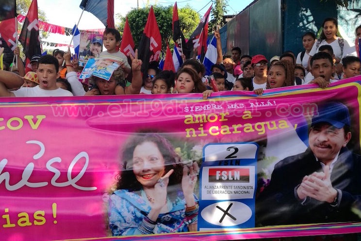 Chocolatito encabeza la Caminata del Amor y la Alegría recorriendo los barrios del distrito V de Managua