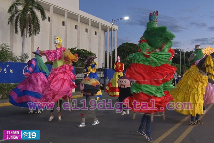 La cultura nicaragüense recorre la Avenida de Bolívar a Chávez