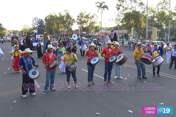 La cultura nicaragüense recorre la Avenida de Bolívar a Chávez