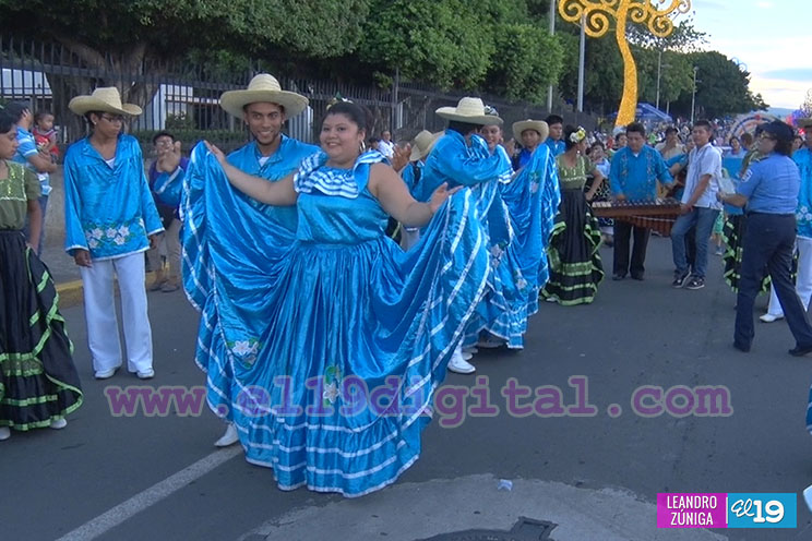 La cultura nicaragüense recorre la Avenida de Bolívar a Chávez