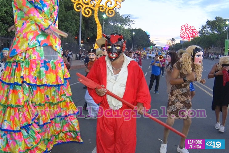 La cultura nicaragüense recorre la Avenida de Bolívar a Chávez