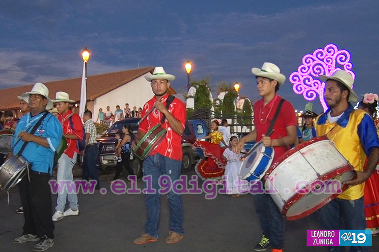 La cultura nicaragüense recorre la Avenida de Bolívar a Chávez