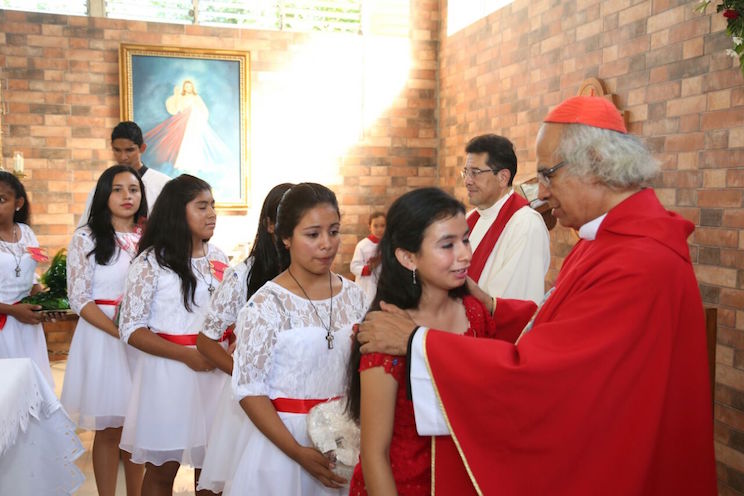 Cardenal Brenes celebra Misa de Confirmación en la Parroquia de Veracruz