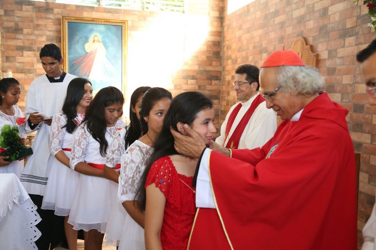 Cardenal Brenes celebra Misa de Confirmación en la Parroquia de Veracruz