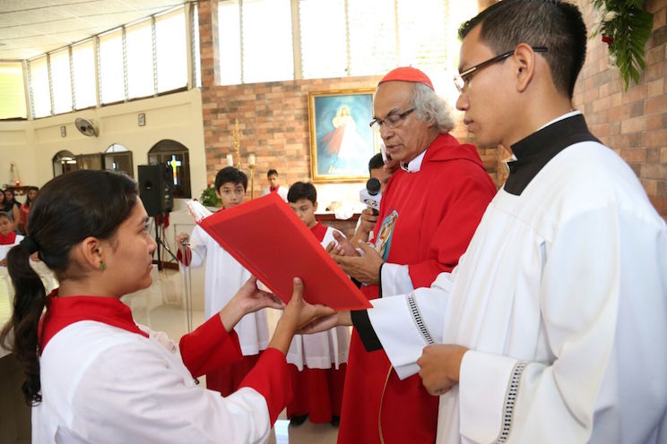 Cardenal Brenes celebra Misa de Confirmación en la Parroquia de Veracruz