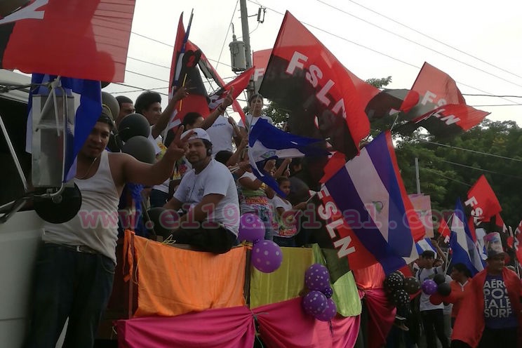 Se agitan las banderas de la Paz y la Alegría en San Rafael del Sur en respaldo a Daniel y Rosario