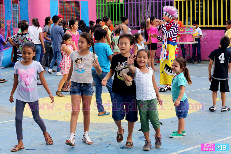 Familias de Managua con Daniel y Rosario por más y mejores victorias