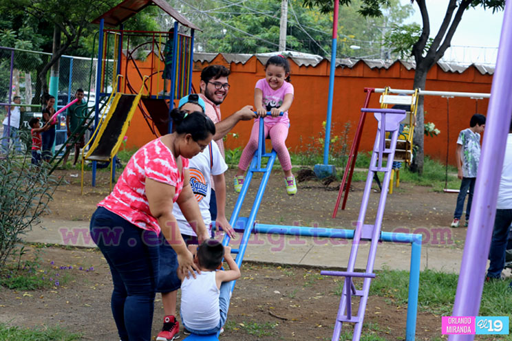 Familias de Managua con Daniel y Rosario por más y mejores victorias