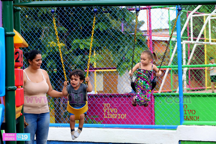 Familias de Managua con Daniel y Rosario por más y mejores victorias