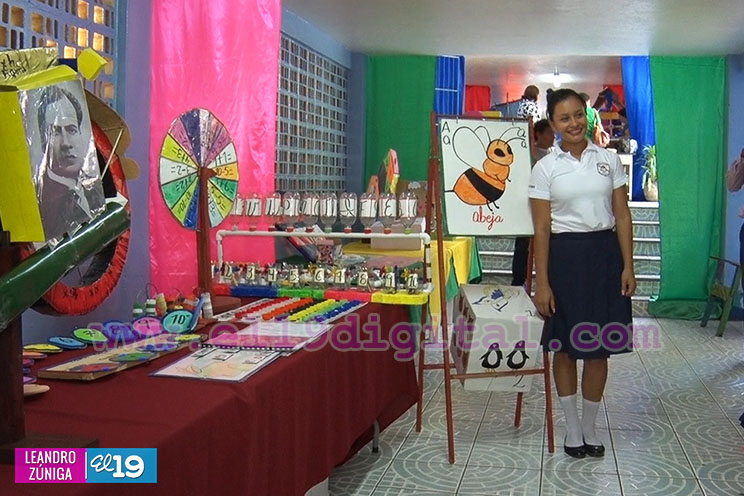 Estudiantes de las Escuelas Normales presentan proyectos para mejorar el aprendizaje en la Educación Primaria
