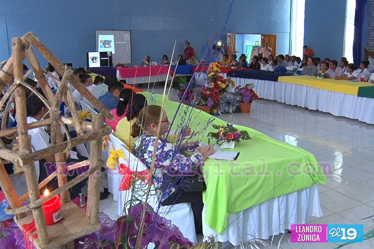 Estudiantes de las Escuelas Normales presentan proyectos para mejorar el aprendizaje en la Educación Primaria