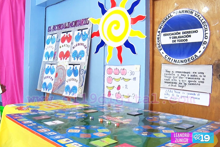 Estudiantes de las Escuelas Normales presentan proyectos para mejorar el aprendizaje en la Educación Primaria