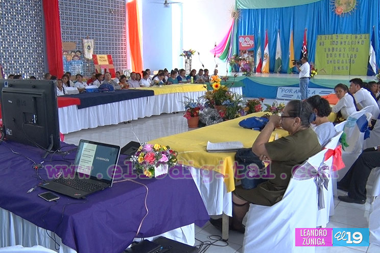 Estudiantes de las Escuelas Normales presentan proyectos para mejorar el aprendizaje en la Educación Primaria