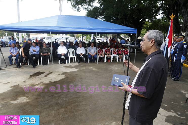 Rinden honores al Comandante Walter Ferreti