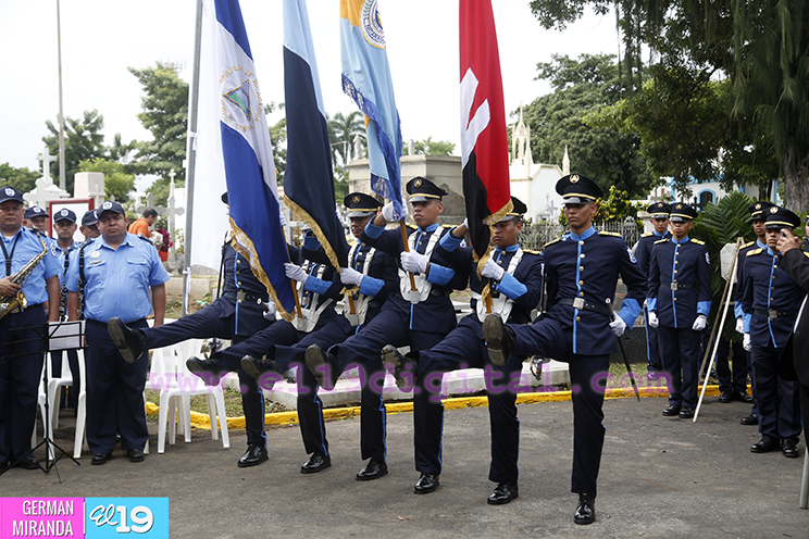 Rinden honores al Comandante Walter Ferreti