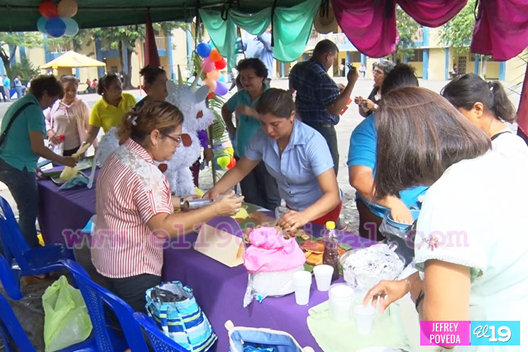 Colegios de Managua realizan festival gastronómico