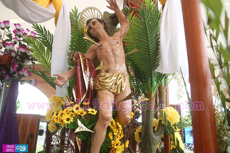 Nicaragüenses conmemoran Día de Todos los Santos en impresionante exposición de Nuestros Santos Patronos