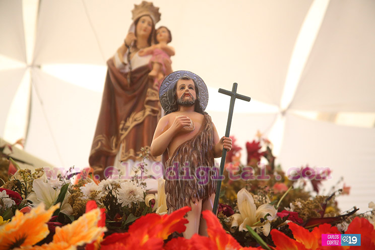 Nicaragüenses conmemoran Día de Todos los Santos en impresionante exposición de Nuestros Santos Patronos