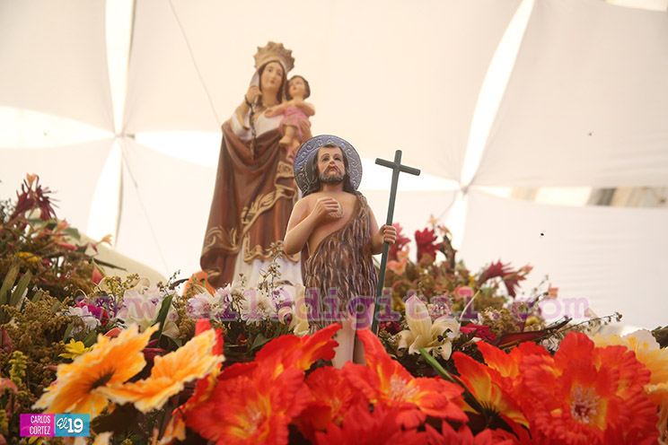 Nicaragüenses conmemoran Día de Todos los Santos en impresionante exposición de Nuestros Santos Patronos
