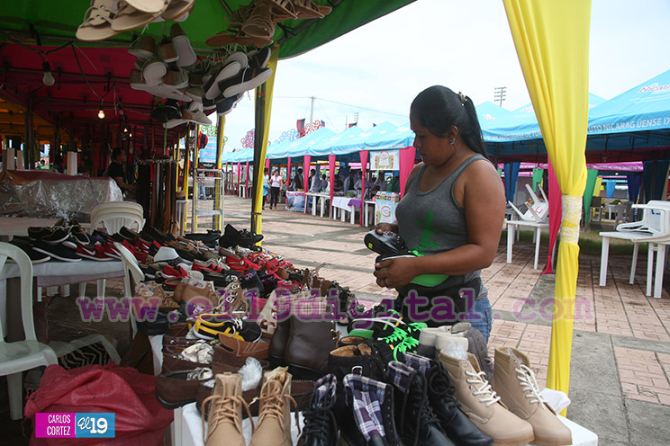 Nicaragüenses conmemoran Día de Todos los Santos en impresionante exposición de Nuestros Santos Patronos