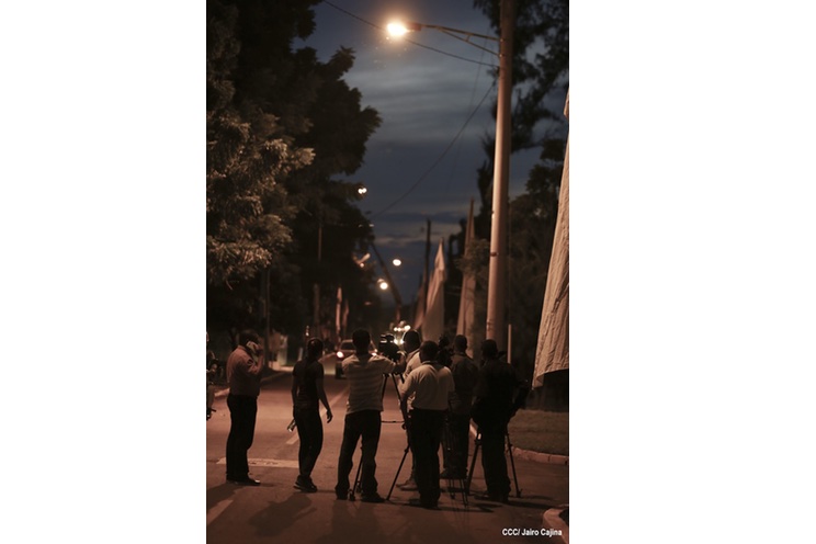 Mejoran iluminación en cementerios del país