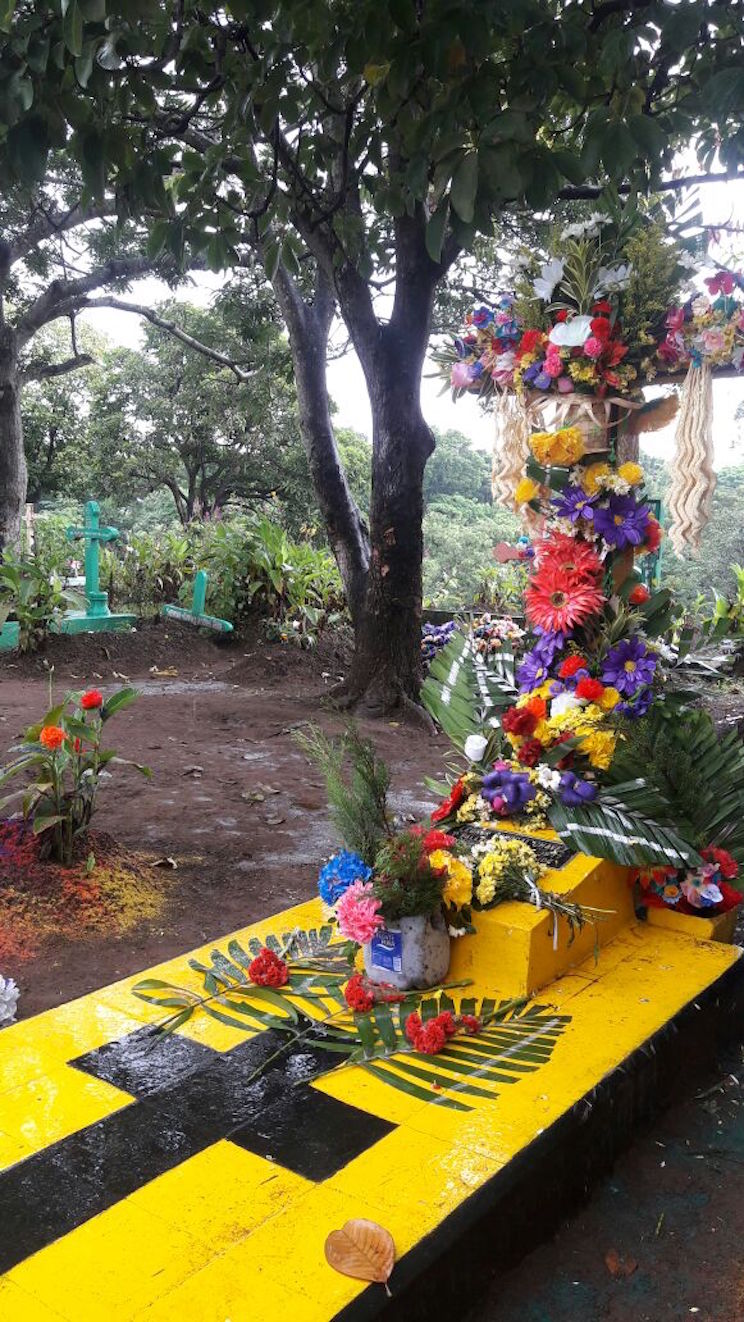 Masaya: Un Jardín de Flores para los fieles Difuntos