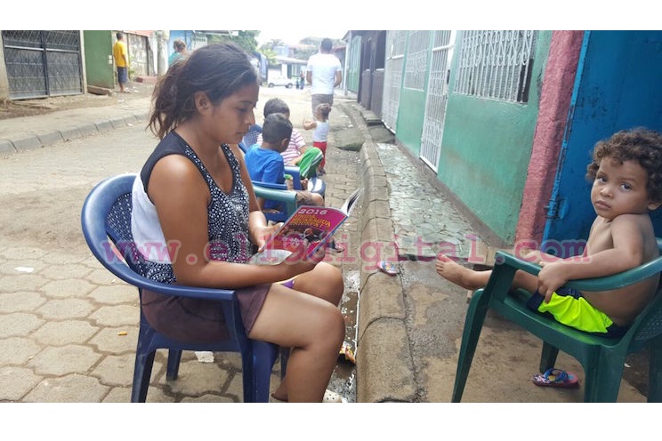 Promotoría Solidaria entrega Cartilla de Amor para los más Chiquitos en el barrio Jorge Dimitrov