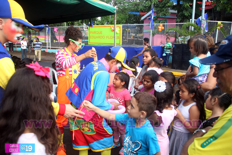 Niños del barrio Eduardo Flores disfrutan de su nuevo espacio de recreación