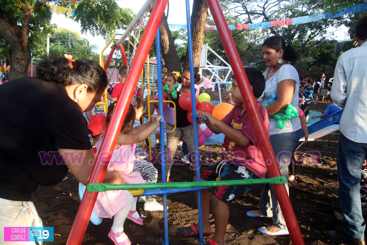 Niños del barrio Eduardo Flores disfrutan de su nuevo espacio de recreación