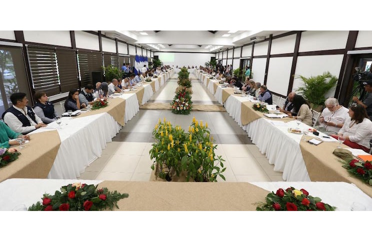 Autoridades nicaragüenses se reúnen con invitados y expertos electorales