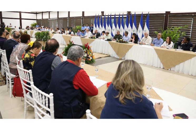 Autoridades nicaragüenses se reúnen con invitados y expertos electorales