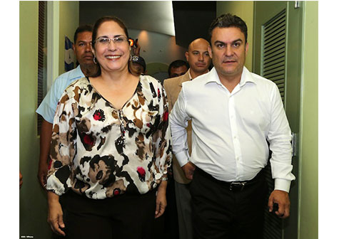 Canciller y Ministro del Interior de Ecuador arriban a Managua