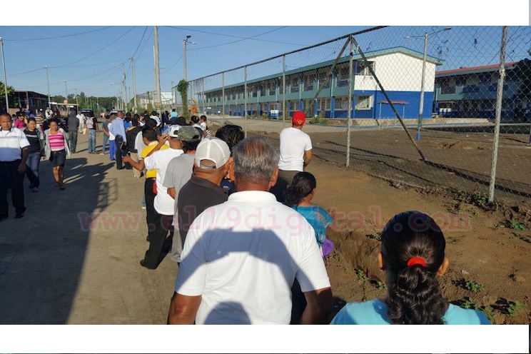 Masiva asistencia a centros de votación en Ciudad Belén 