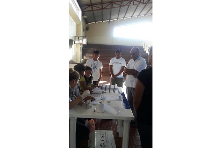 Alcalde de Vara de Monimbó ejerce derecho al voto