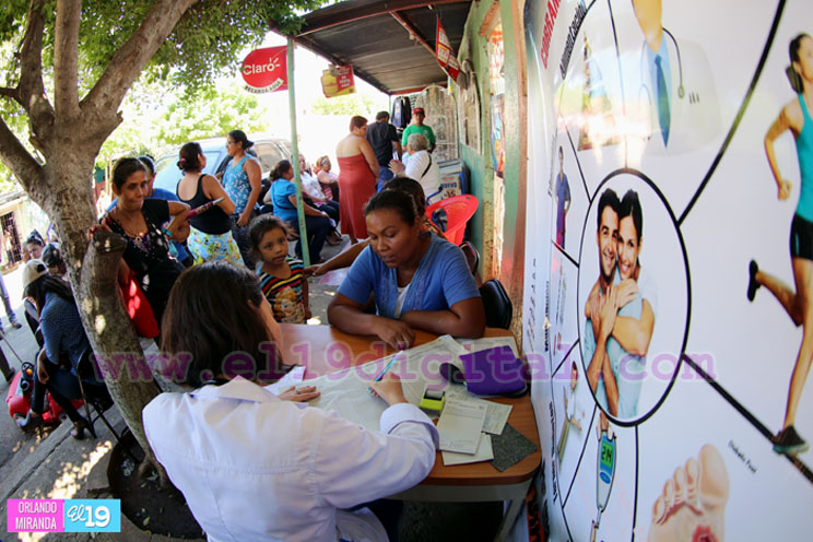 Clínicas móviles siguen llevando la salud a la población