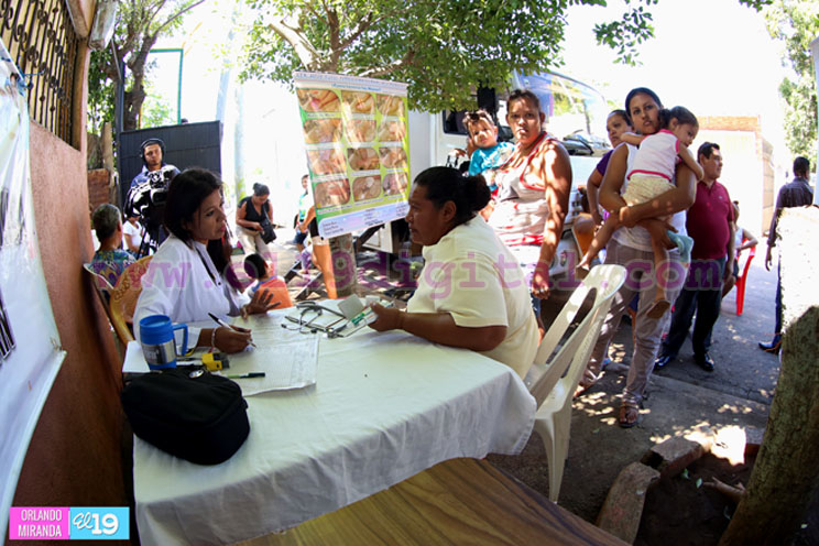 Clínicas móviles siguen llevando la salud a la población