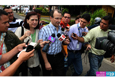Se presentan a fiscalía acusados de estafa contra orden Santa Teresa de Jesús